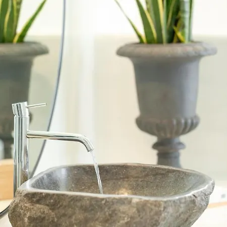 Doukas Caldera * Φηρά