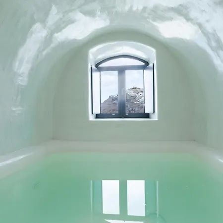 Doukas Caldera Villa *