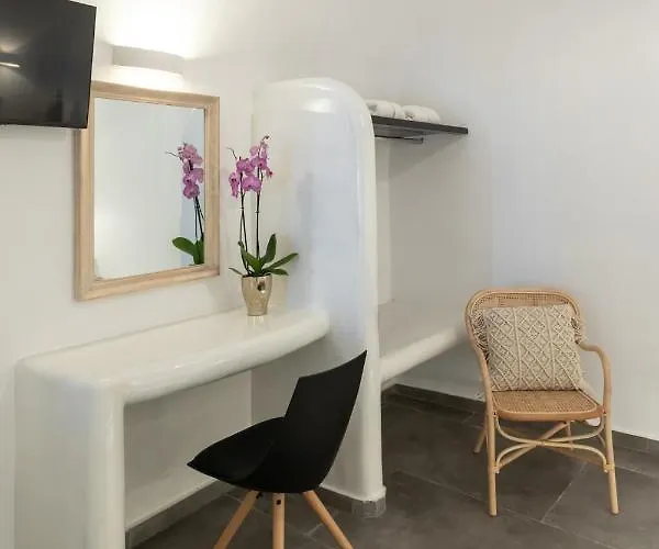 Willa Doukas Caldera