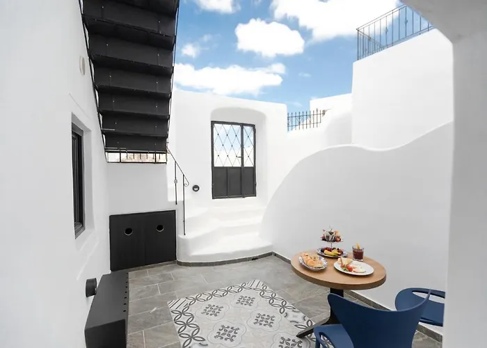 Doukas Caldera Villa Fira (Santorini)