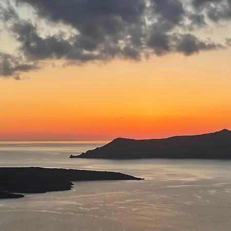 Doukas Caldera Villa Fira (Santorini)